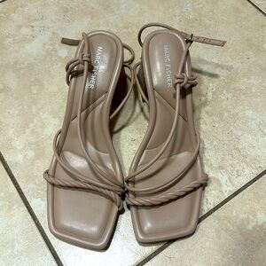 MARC FISHER malyn light tan natural sandal square block heel strappy 8.5